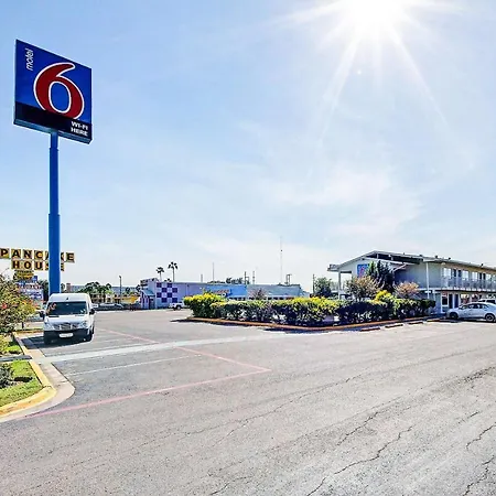 Motel 6-Laredo, Tx - South